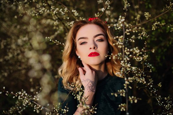 What Are the Most Stylish Solar-Powered Watches for the Eco-Savvy Business Professional?